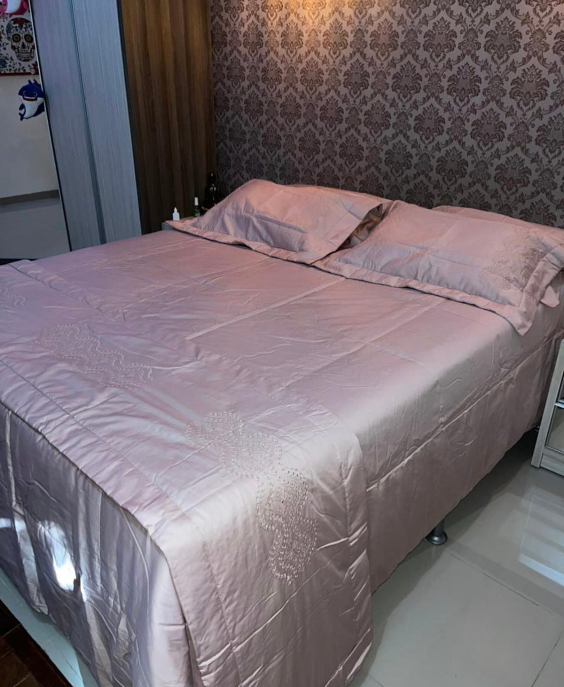 Cobre-Leito 100% Algodão Egípcio 600 Fios – Bordado Premium com Peseira
