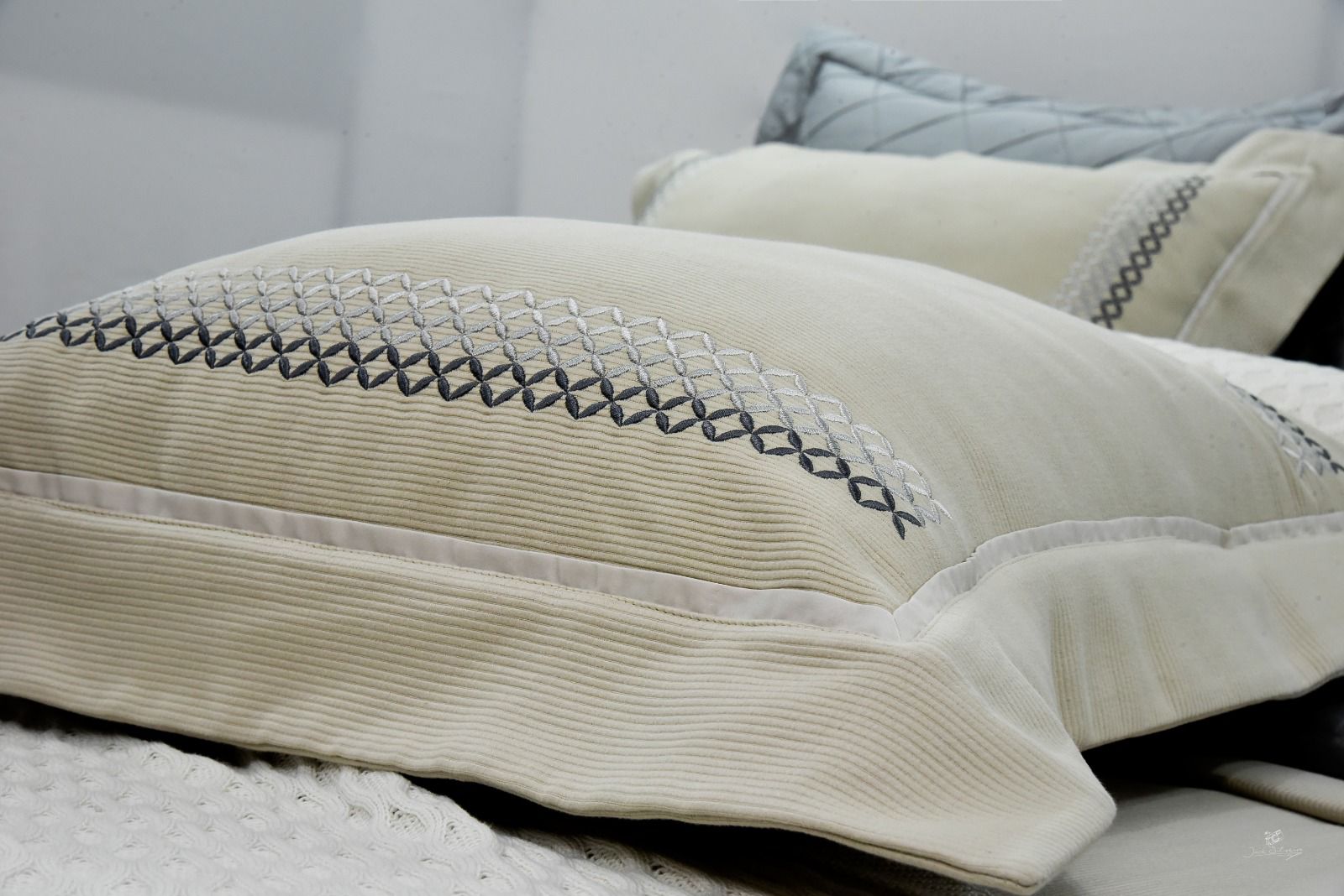 Kit Colcha Premium Soho– Conforto e Estilo em Cada Detalhe
