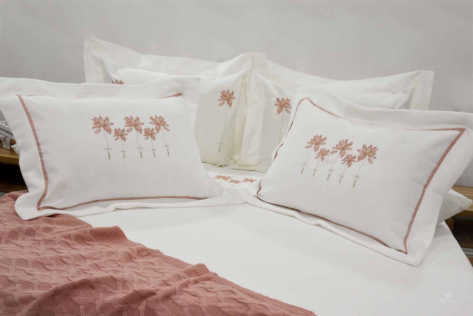 Kit Colcha Premium lótus Verona – Conforto e Estilo em Cada Detalhe
